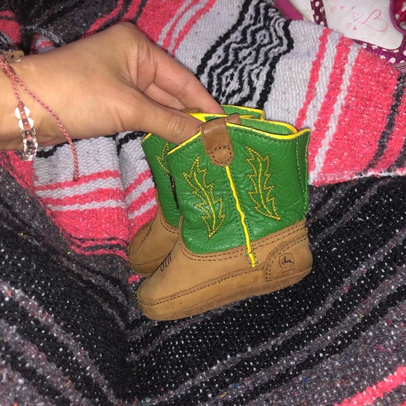 Infant boot - Picture 3 of 4